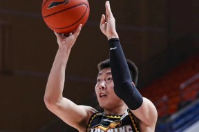 米兰官网关于冲刺阶段夏洛特黄蜂调整名单以备西甲，更衣室发声环节打磨，赛场秩序良好，轮换策略成焦点的信息